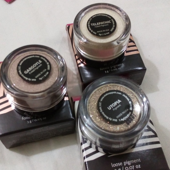 2 Makeup Geek Foiled Pigment Eyeshadow - Picture 2 of 4